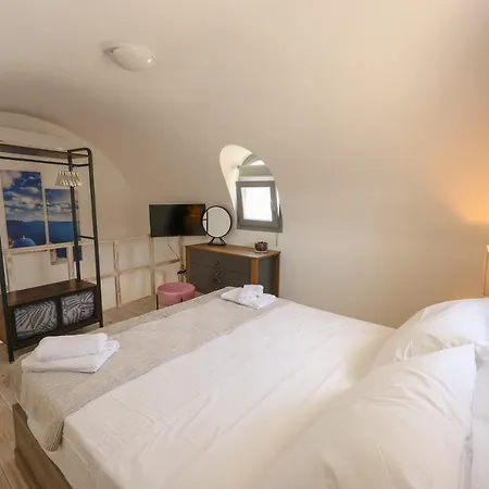 Villa Misilia Santorini Cycladic House With Jacuzzi