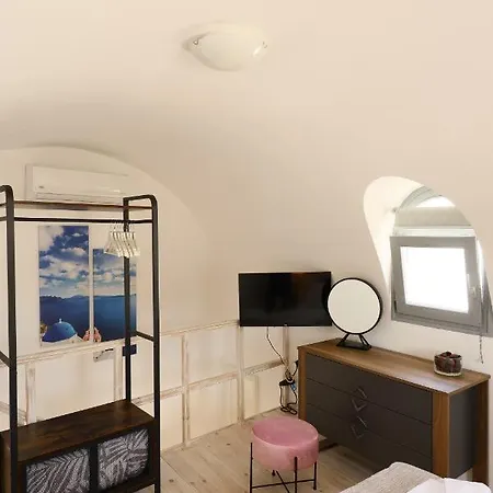 Villa Misilia Santorini Cycladic House With Jacuzzi